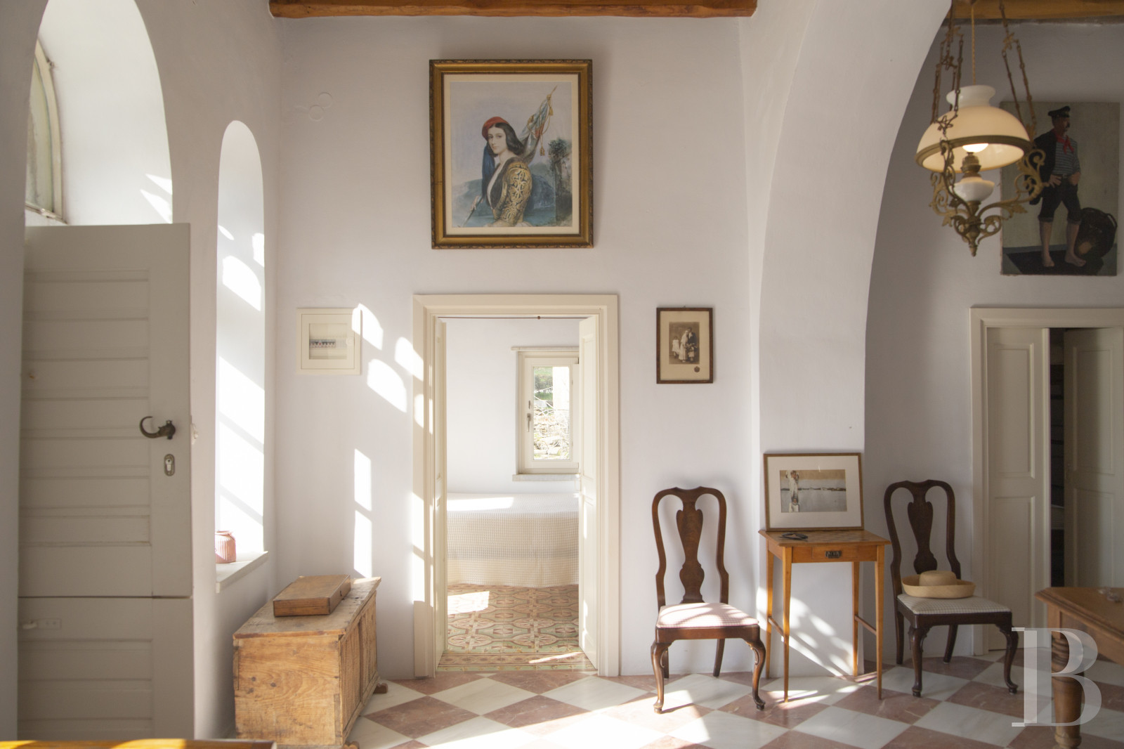 À Tinos, dans les Cyclades, une maison du 17e siècle tout de blanc vêtue - photo  n°4